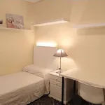 Rent a room of 90 m² in valencia