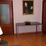 Rent a room of 120 m² in granada