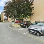 Flat to rent in Jarratt House, St Leonards Road, Windsor SL4