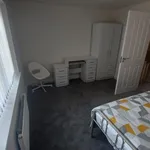 Rent 4 bedroom apartment in West Midlands