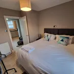 Rent 2 bedroom apartment in London