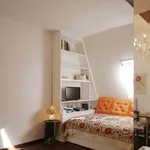 Rent 1 bedroom apartment of 18 m² in Paris