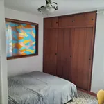 Rent a room of 101 m² in Alicante