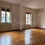 Affitto 4 camera appartamento di 160 m² in Milano