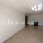 Affitto 5 camera appartamento di 130 m² in Salerno