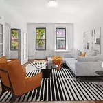 Rent 2 bedroom apartment of 1100 m² in Manhattan