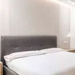 Rent 4 bedroom apartment of 50 m² in Milan