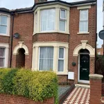 Rent 3 bedroom flat in South East England