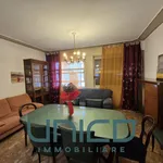 Rent 2 bedroom apartment of 100 m² in padova