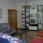 Rent 4 bedroom house of 175 m² in Pontevedra']