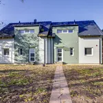 Pronajměte si 4 ložnic/e dům o rozloze 400 m² v Horoušany