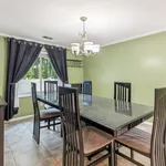 Rent 3 bedroom apartment in Medford