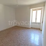 Affitto 4 camera appartamento di 118 m² in Viterbo