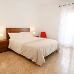 Rent 6 bedroom apartment of 90 m² in Alicante