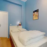 Louez une chambre de 220 m² à Lille