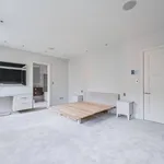 Rent 4 bedroom flat in London