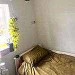 Rent 3 bedroom house in East Midlands