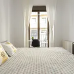 Rent a room of 100 m² in Madrid