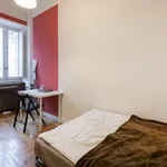 Rent a room of 150 m² in madrid