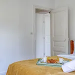 Appartement de 484 m² avec 1 chambre(s) en location à Paris