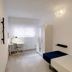 Rent a room of 100 m² in madrid