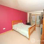 Rent 2 bedroom flat in Olney