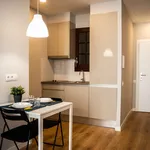 Rent 1 bedroom apartment of 45 m² in Barcelona