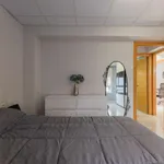 Rent a room of 95 m² in valencia