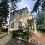 Affitto 5 camera casa di 314 m² in Gallarate