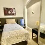 Rent 2 bedroom apartment in Melbourne