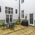 Rent 5 bedroom house in South East England