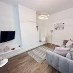 Rent 3 bedroom house in Kirklees