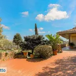 Rent 6 bedroom house of 580 m² in Rome