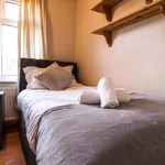 Rent 5 bedroom flat of 99 m² in Luton