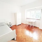 Rent 3 bedroom apartment in Lisbon