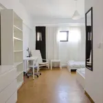 Rent 3 bedroom apartment in lisbon