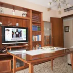 Rent 4 bedroom apartment in Seville