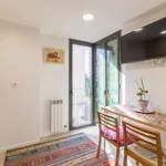 Rent 4 bedroom apartment in Barcelona