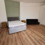 Rent 4 bedroom apartment in Swansea