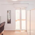 Rent a room of 89 m² in Valencia