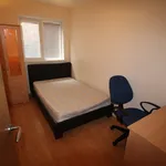 Rent 3 bedroom flat in Cardiff