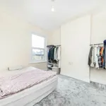 Rent 2 bedroom flat in London