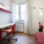 Rent a room of 70 m² in madrid