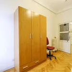 Rent a room of 106 m² in madrid