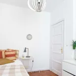 Rent a room of 120 m² in lisbon