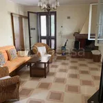 Rent 4 bedroom house of 100 m² in Diso