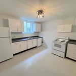 Maison de 839 m² avec 2 chambre(s) en location à Kelowna