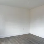 Rent 4 bedroom flat in South East England