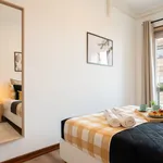 Rent 2 bedroom apartment of 79 m² in Porto