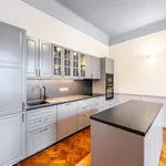 Pronajměte si 3 ložnic/e byt o rozloze 107 m² v Prague